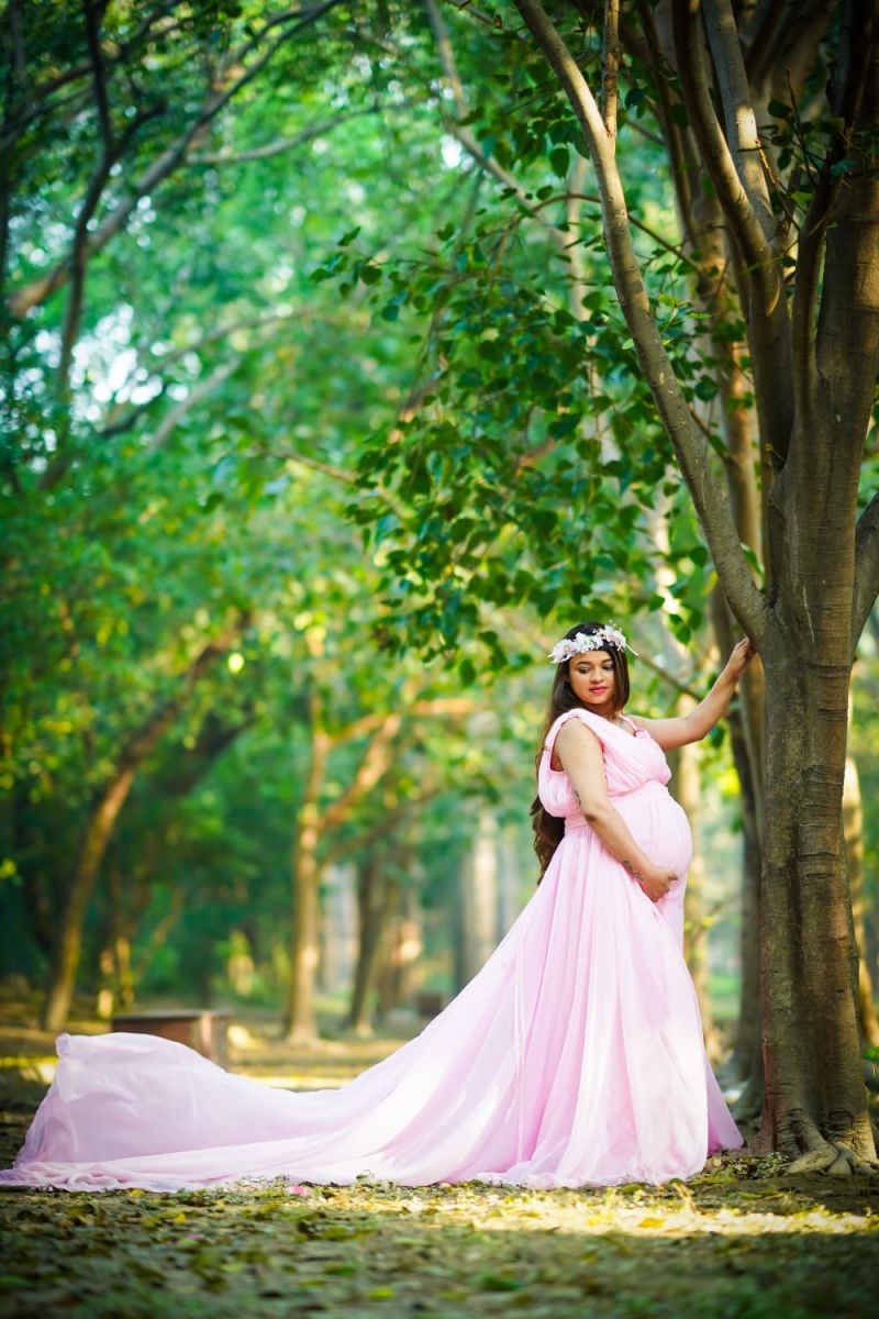 Rental Outfits Best Pre Wedding & Maternity photoshoot Gowns